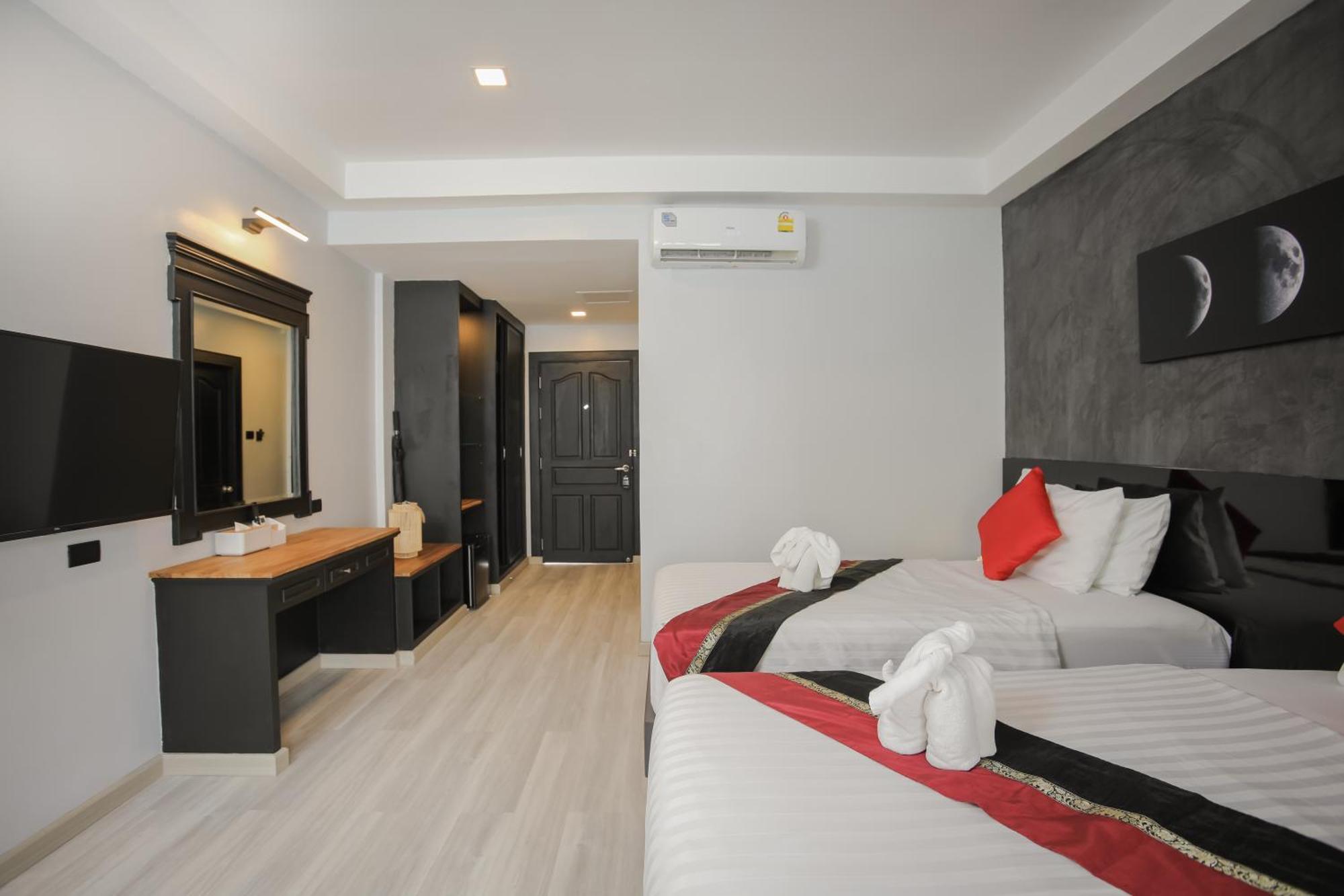 Etk Patong Resort Exterior photo